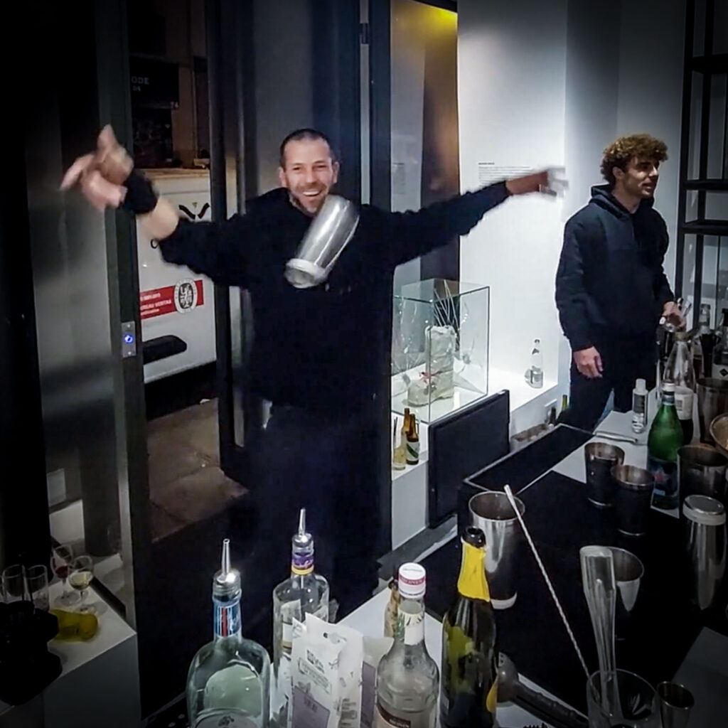 Ambiance showroom SOREL et activation cocktail So Barman
