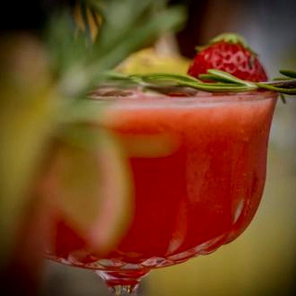 Mocktail rouge hivernal avec notes de fête pour Saica
