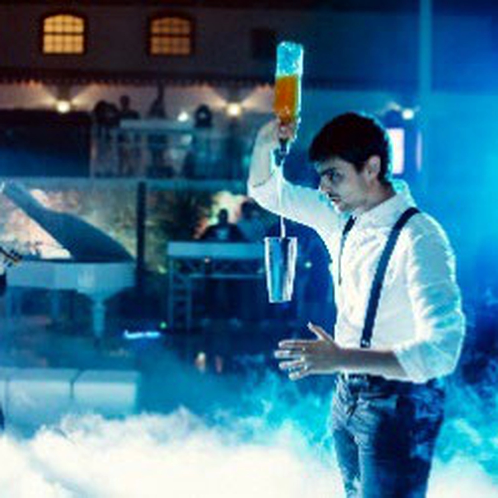 Show cocktail et effet fumée pour une activation de marque